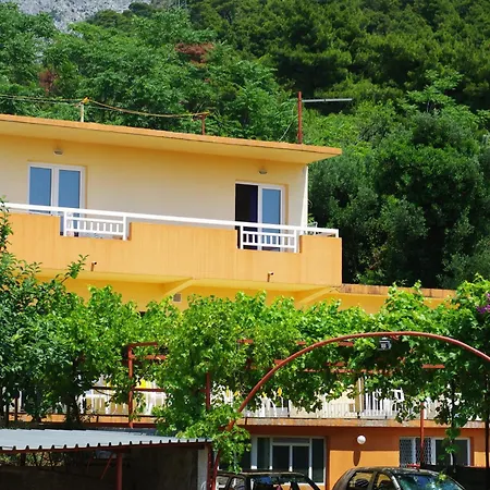 Guest house Elvira Gradac (Split-Dalmatia)