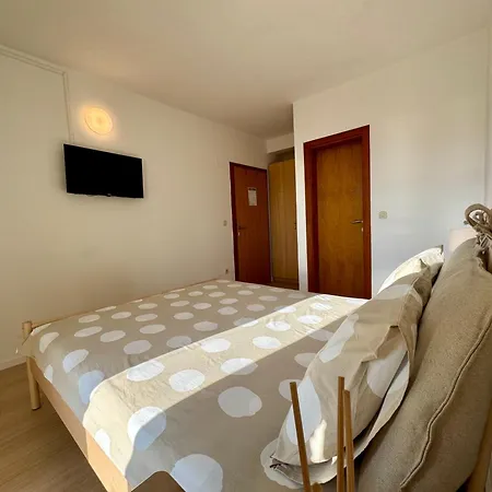 Guest house Elvira Gradac (Split-Dalmatia)