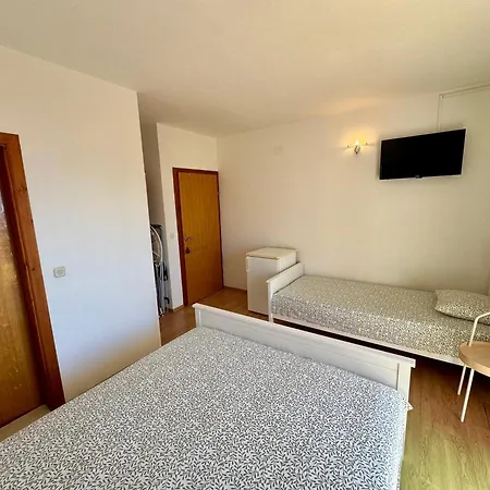 Elvira Gostinjska kuća 3*