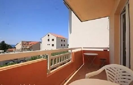 Elvira 3*