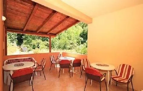 Πανσιόν Elvira